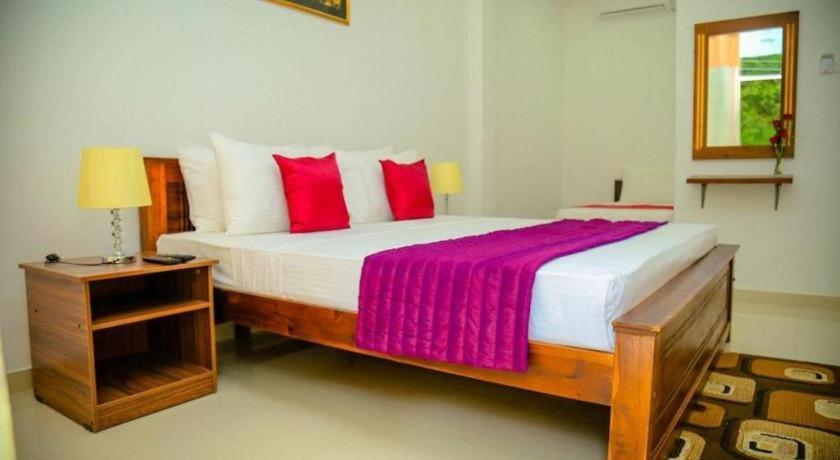 Nelinsa Residence Kandy Kültér fotó